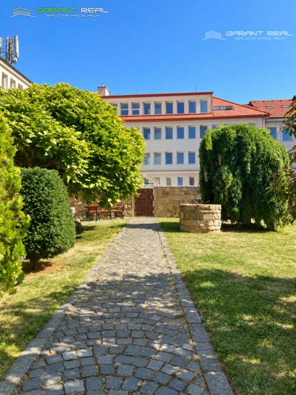 GARANT REAL – prenájom priestranného atypického 3-izbového bytu, 166 m², historické centrum Prešova