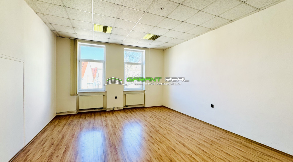 GARANT REAL - prenájom kancelária 30 m2, Prešov, Františkánske námestie