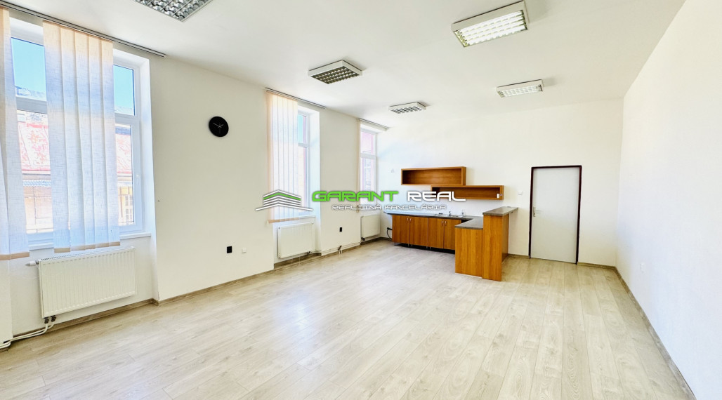 GARANT REAL - prenájom kancelária 40 m2, Prešov, Františkánske námestie