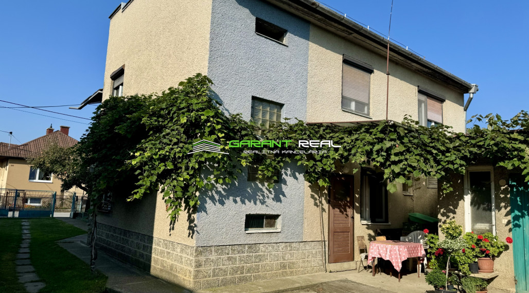 GARANT REAL predaj 2-podlažný rodinný dom dvojgeneračný, s garážou, pozemok 1891 m2, Svinia, okr. Prešov