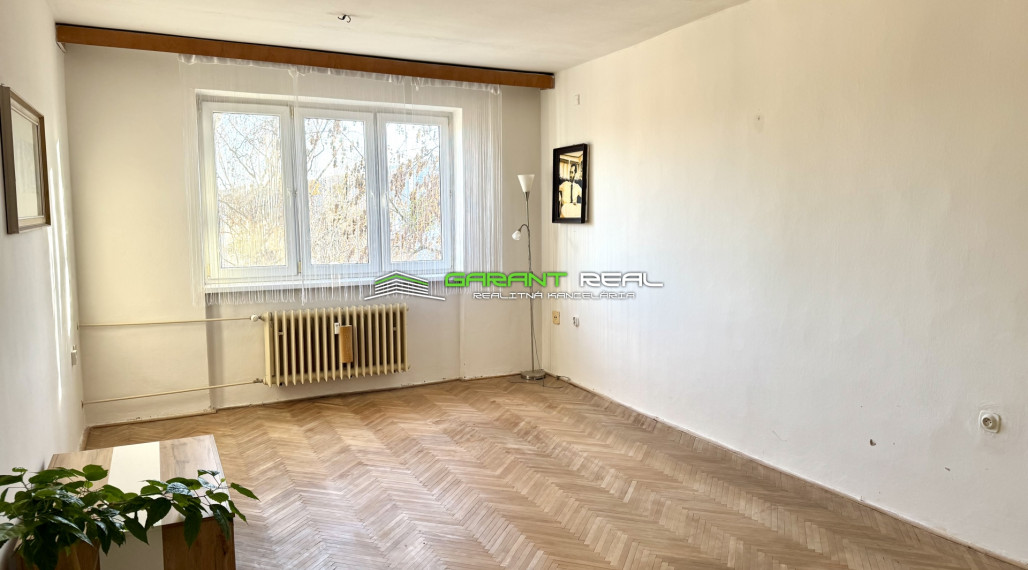 "REZERVOVANÉ" GARANT REAL - predaj 3-izbový tehlový byt 90 m2 s 2 loggiami, Prešov, Sídlisko II, Nábrežná ul.