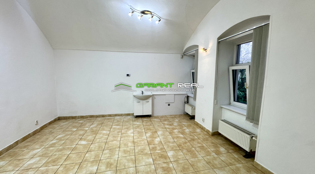 GARANT REAL - prenájom kancelársky priestor 60 m2, prízemie, Prešov, Hlavná ulica